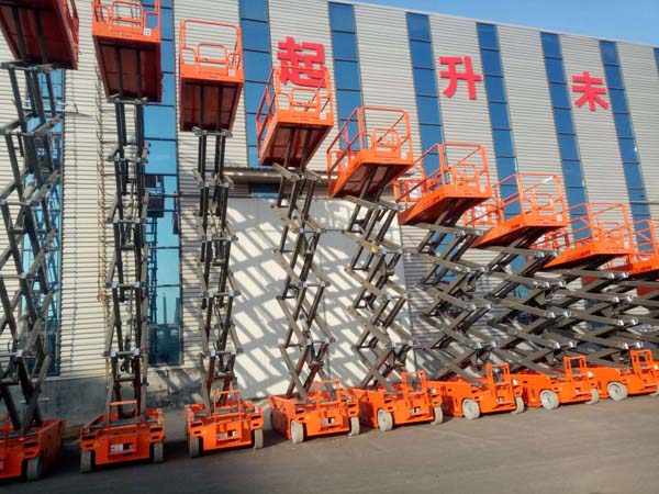 自行走液壓升降貨梯 自行走液壓升降貨梯