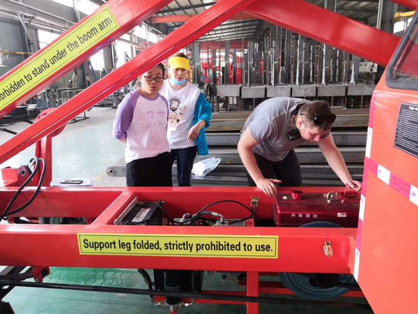 客戶(hù)驗(yàn)收液壓升降平臺(tái) 客戶(hù)驗(yàn)收液壓升降平臺(tái)