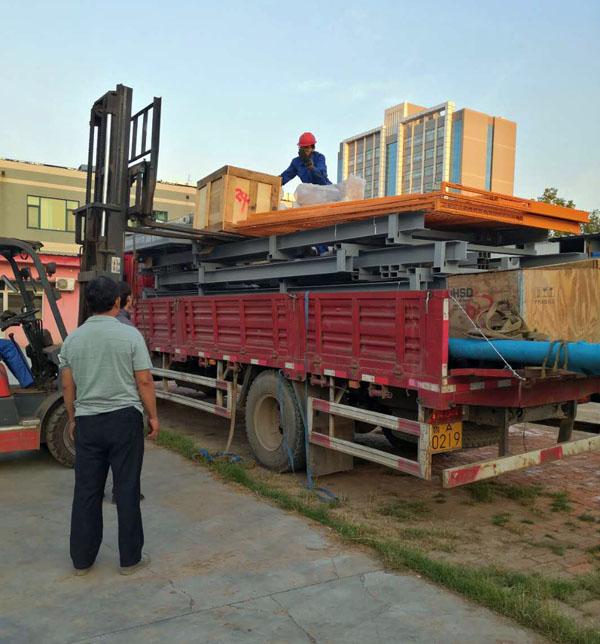 液壓升降貨梯發(fā)貨圖 液壓升降貨梯發(fā)貨圖