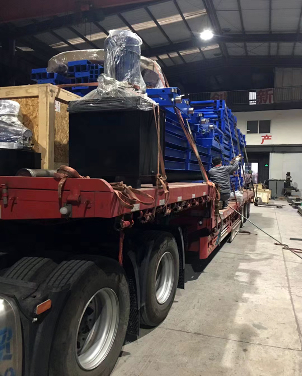 液壓升降機(jī) 液壓升降機(jī)